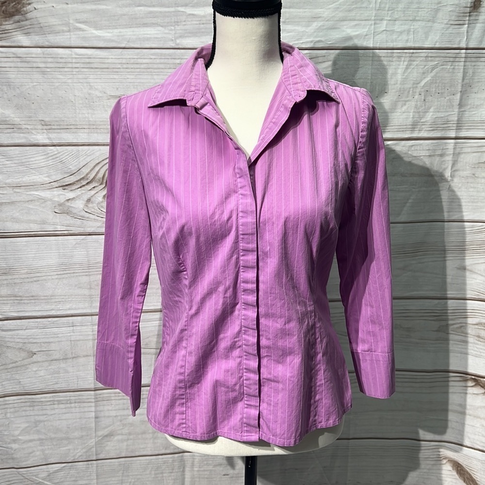 Croft & Barrow Lavender and White Stripe 3/4 Sleeve Button Down - size Small